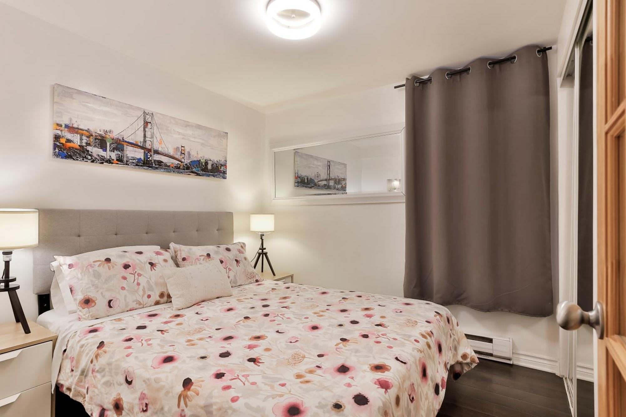 100 Meters To Metro Beaudry - Full Apartments - 1 Minute Walk To The Famous St Catherine Street - Fast Wifi - Washer & Dryer On Site - Montcalm Units — Photos 3