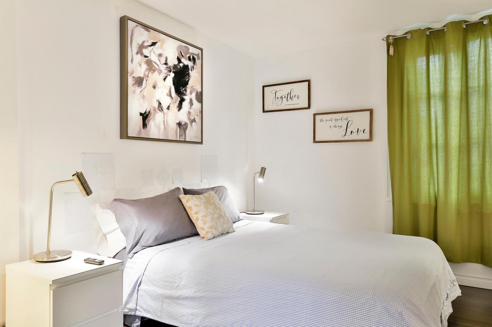100 Meters To Metro Beaudry - Full Apartments - 1 Minute Walk To The Famous St Catherine Street - Fast Wifi - Washer & Dryer On Site - Montcalm Units — Photos 1
